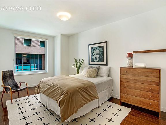 4th image of 462 W 58th St APT 4C