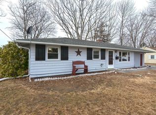 35 Honeysuckle Rd, Warwick, RI 02888