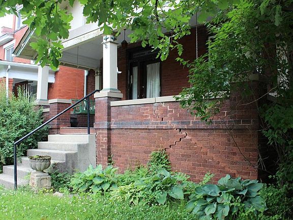 3rd image of 114 E Oakland Ave