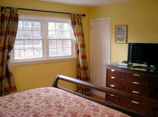 2 Oakwood Ct, Morris Plains, NJ 07950