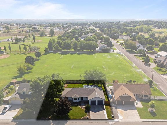 3rd image of 4484 Northlake Dr