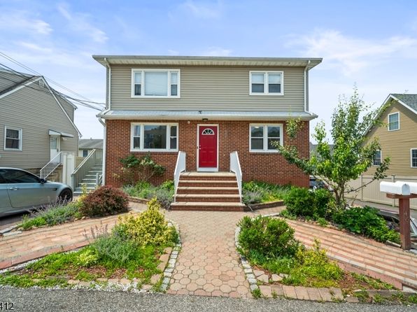 46 Bush Ave #1