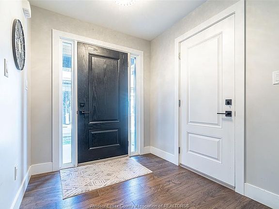 3rd image of 38 Bordeaux Pl