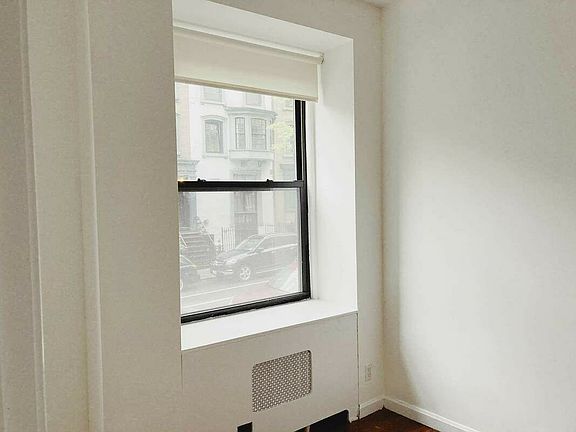 4th image of 125 E 30th St #2AA