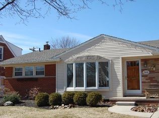 3621 Betsy Ross Dr, Royal Oak, MI