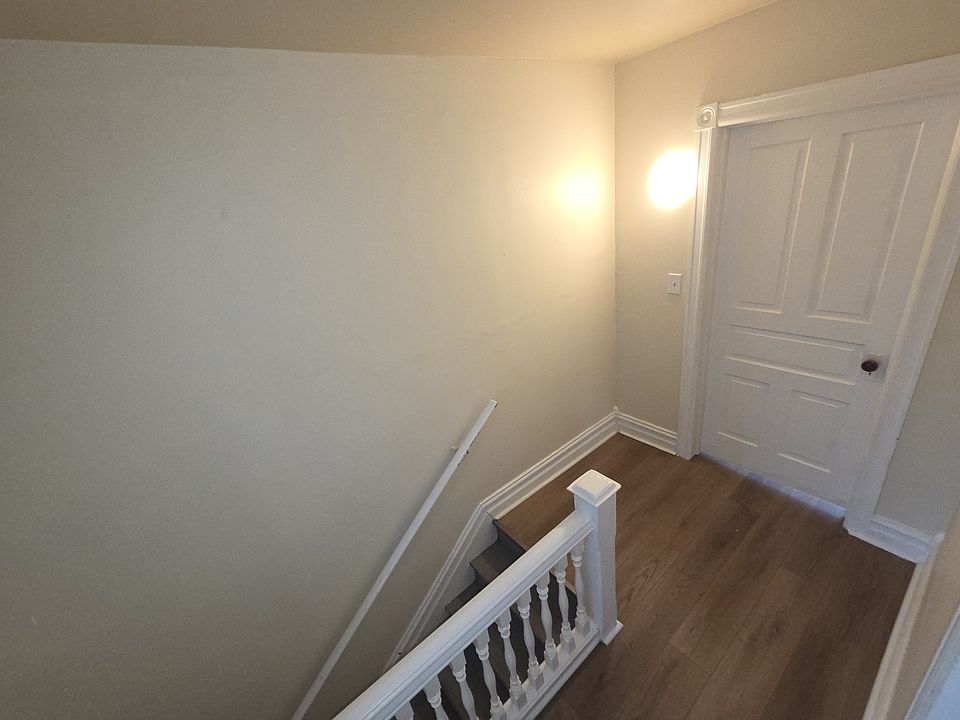 1st image of 239 N 4th St APT 3