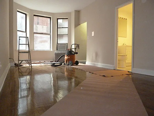 Rented by Robyn Lee, LREB | media 12