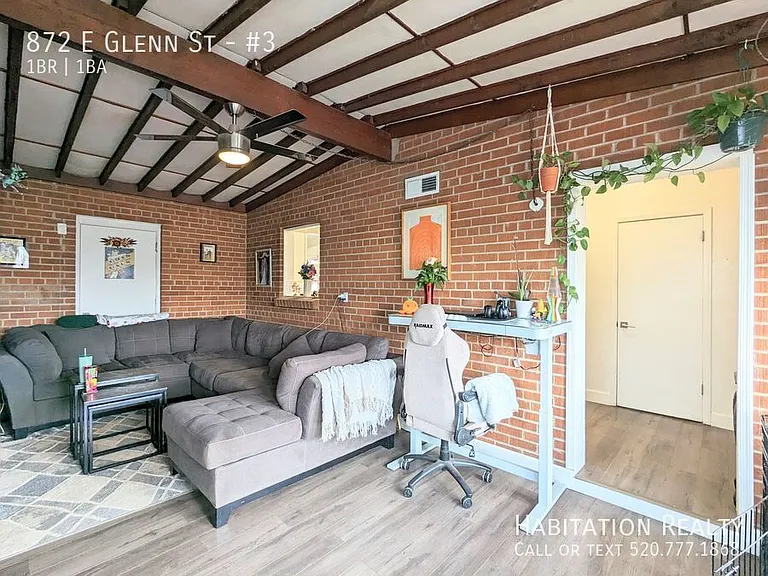 872 E Glenn St #3 — Photo 6