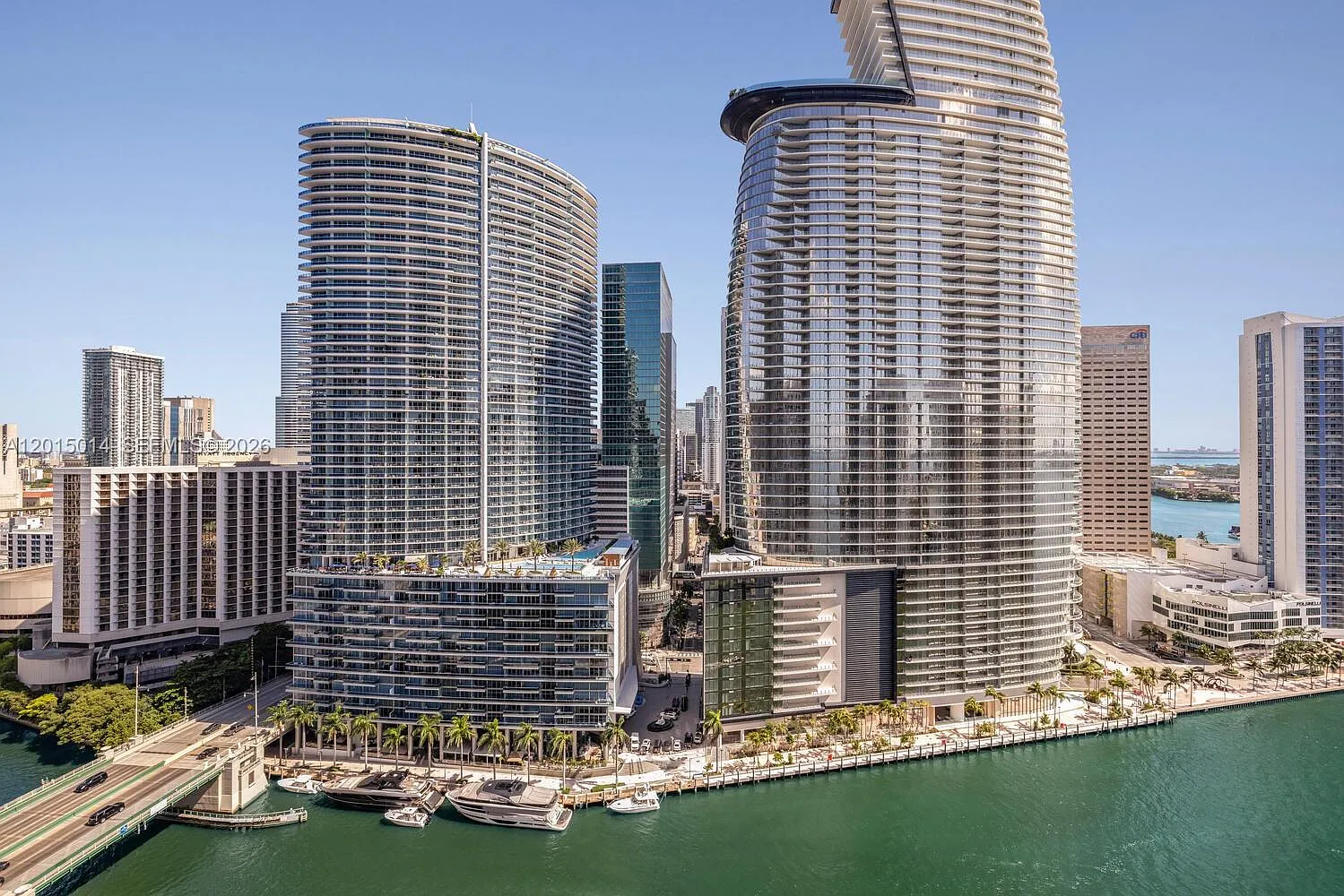 Iconbrickell Condo No 1 — Photo 4