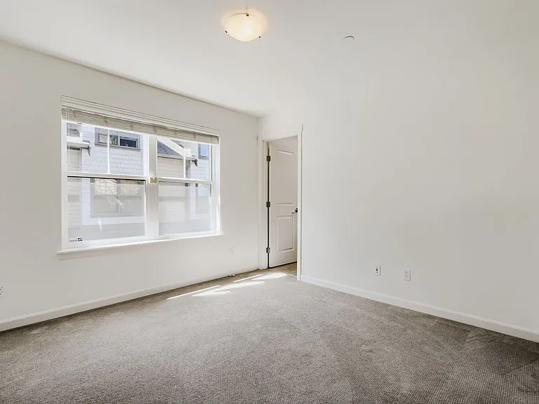 303 Bellevue Way SE — Photo 22