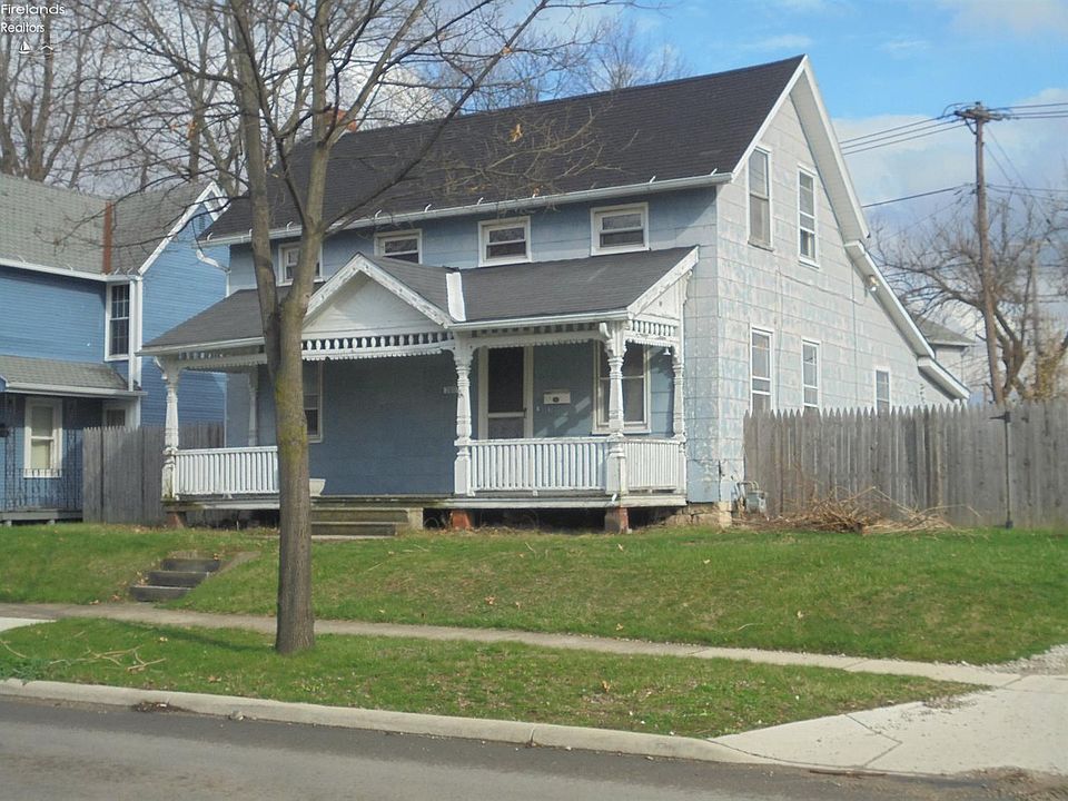 2nd image of 380 E Market St