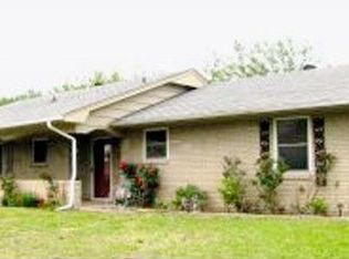 133 SW 11th St, Moore, OK 73160