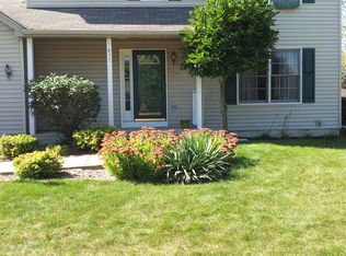411 Savoy Dr, Shorewood, IL