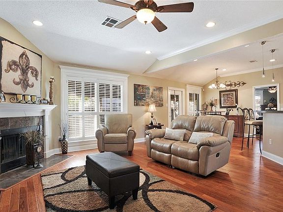 3rd image of 4916 Liberty Oaks Dr