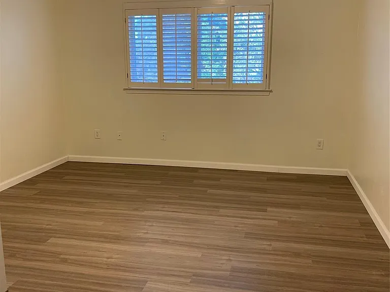 2211 Montclair Dr — Photo 18