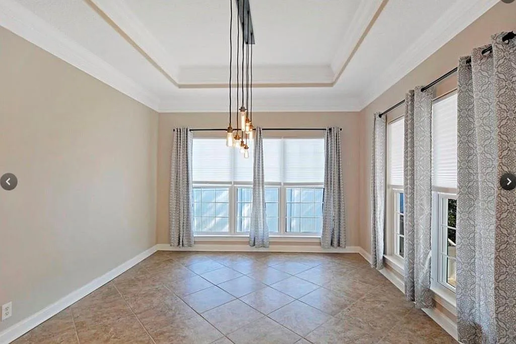 4 bed, 3.0 bath, 2616 sqft, $3,900 — Photo 3
