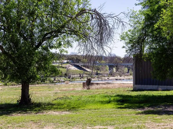 101 Arizona Ash Dr, Kerrville, TX 78028