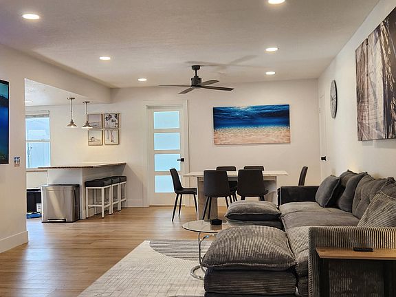 2nd image of 404 Ocean Ct