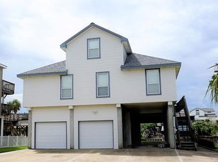 1334 Oahu Dr, Tiki Island, TX 77554