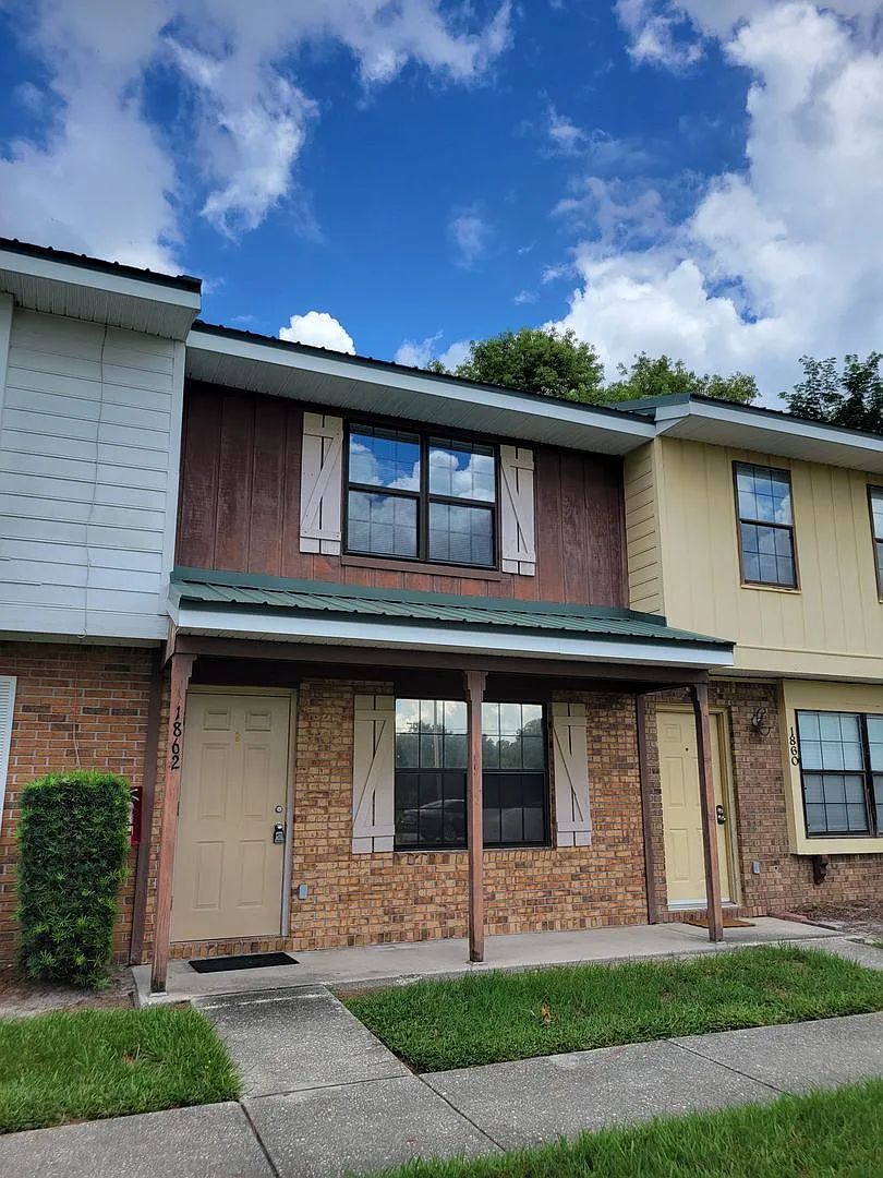 Two-Bedroom Townhouse with Views of County Park! — Photo 1