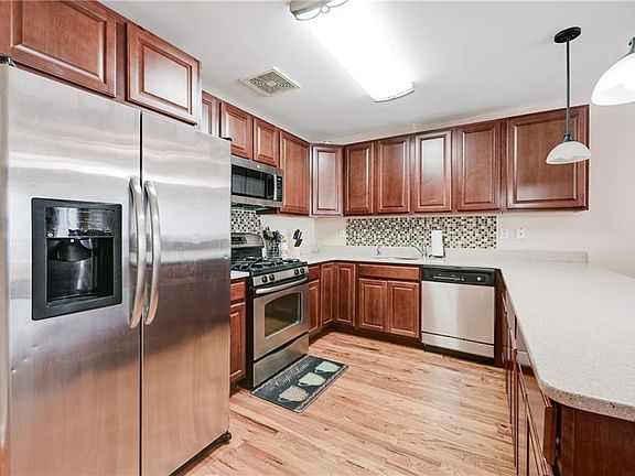 2nd image of 10212 Rockaway Beach Blvd #3C