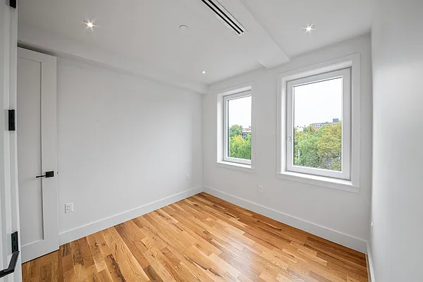 Rented by TwoRealEstate LLC | media 4