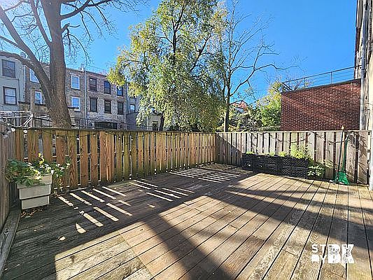 1st image of 160 Halsey St #1