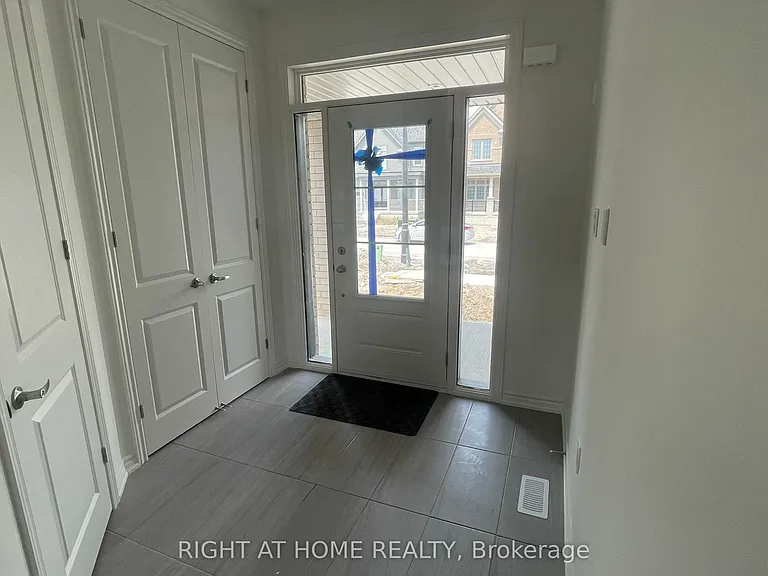 1054 Denton Dr — Photo 2