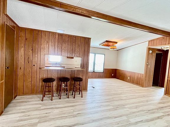 5th image of 498 Willow Ln