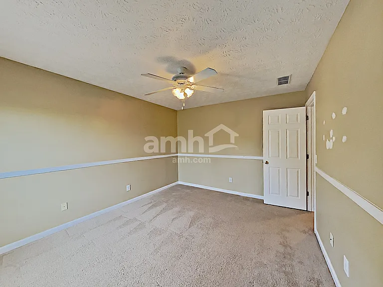 409 Avery Ct — Photo 24