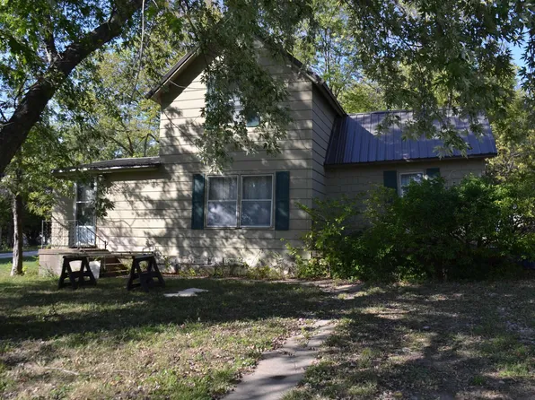 329 W 9th St, Lyndon, KS 66451