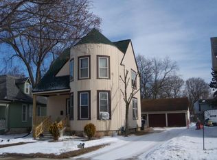 711 Oakland Ave, Waukesha, WI 53186