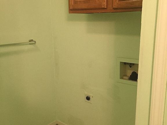 5th image of 8714 Macarthur Blvd #1