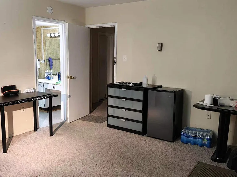 1 E University Pkwy #1001 — Photo 28