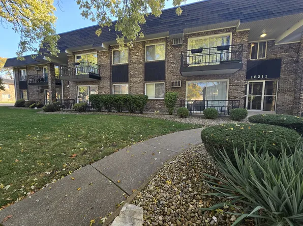 18211 Hart Dr APT 6A, Homewood, IL 60430