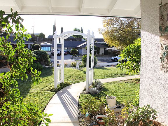 2nd image of 21215 Chocktaw Dr
