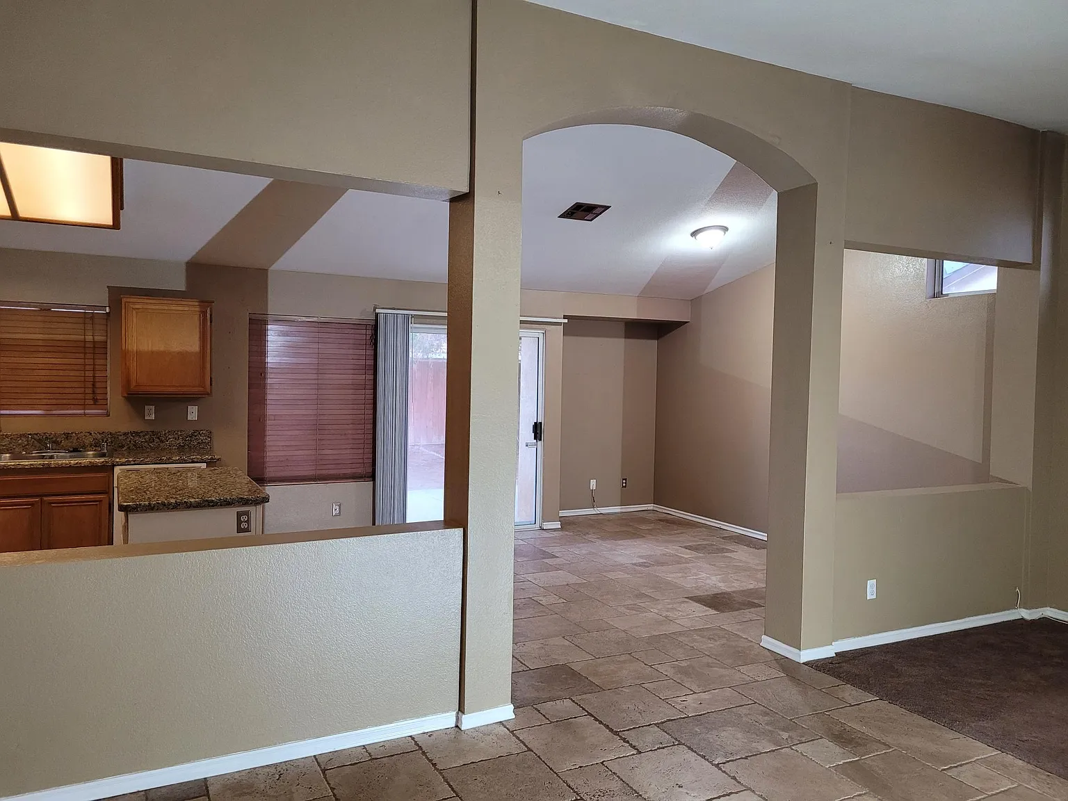 Daisy Rd, Adelanto — Photo 4