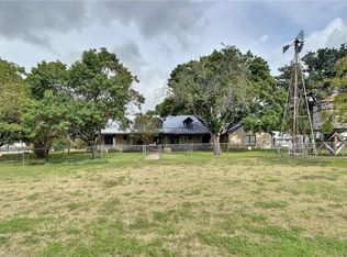 200 Twin Ridge Dr, Round Rock, TX 78664