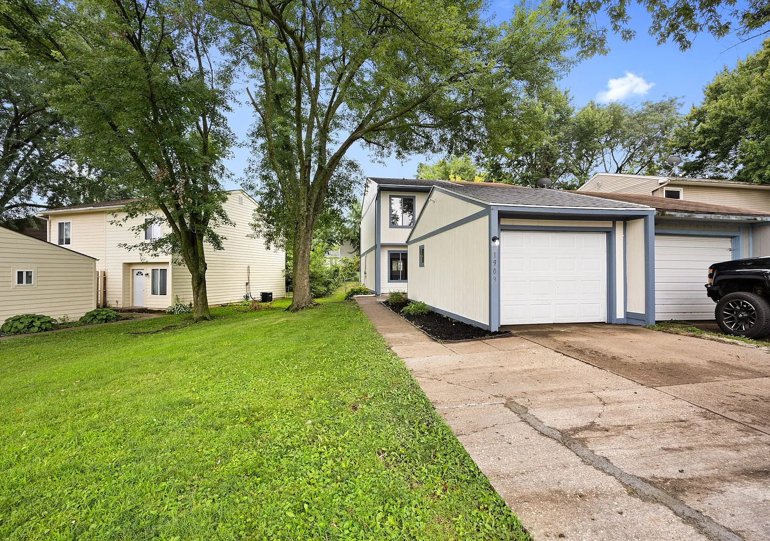 First Month Half Off - 2 Bedroom 2 Stall Garage — Photo 1