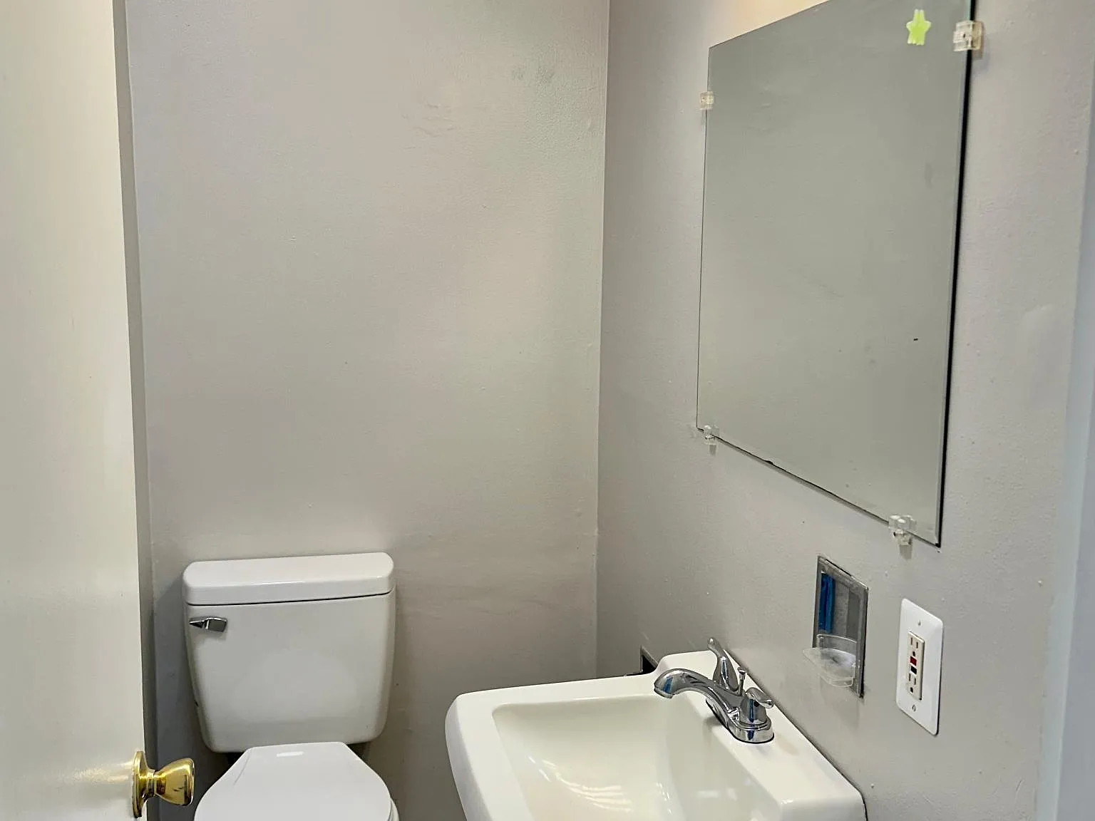 2 bed, 1.5 bath, 1008 sqft, $2,300 — Photo 4