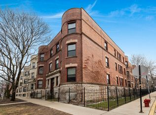 923 W Sheridan Rd APT 3, Chicago, IL 60613
