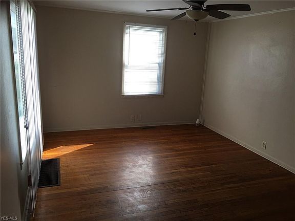 5th image of 2202 Norwood Blvd