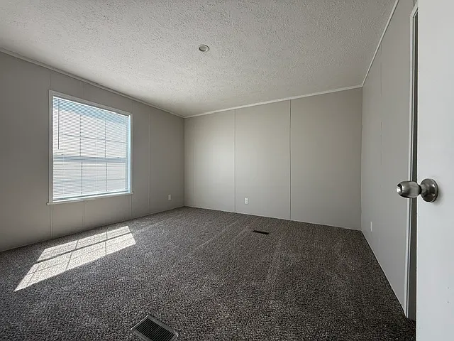 Pineview Estates — Photo 36