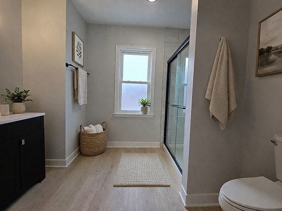 5th image of 214 N Read St