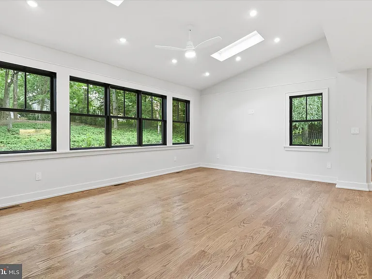 5921 Chesterbrook Rd — Photo 24