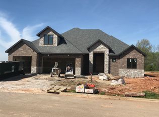 4761 E Forest Trails Dr, Springfield, MO 65809