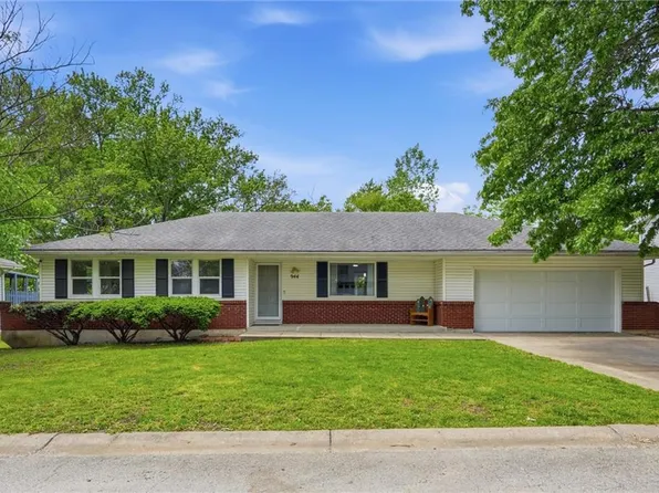 944 Ridge Dr, Warrensburg, MO 64093
