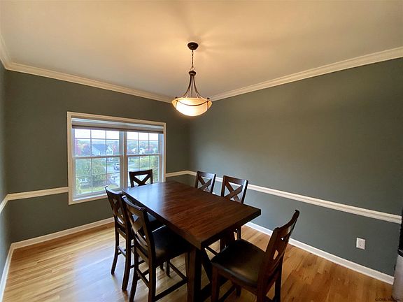 4th image of 23 Cambridge Ct