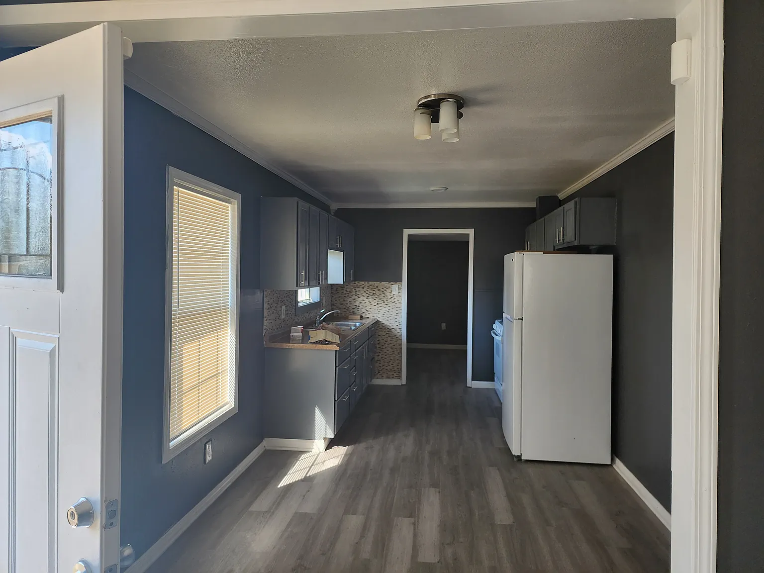 3 bed, 1220 sqft, $1,450 — Photo 2