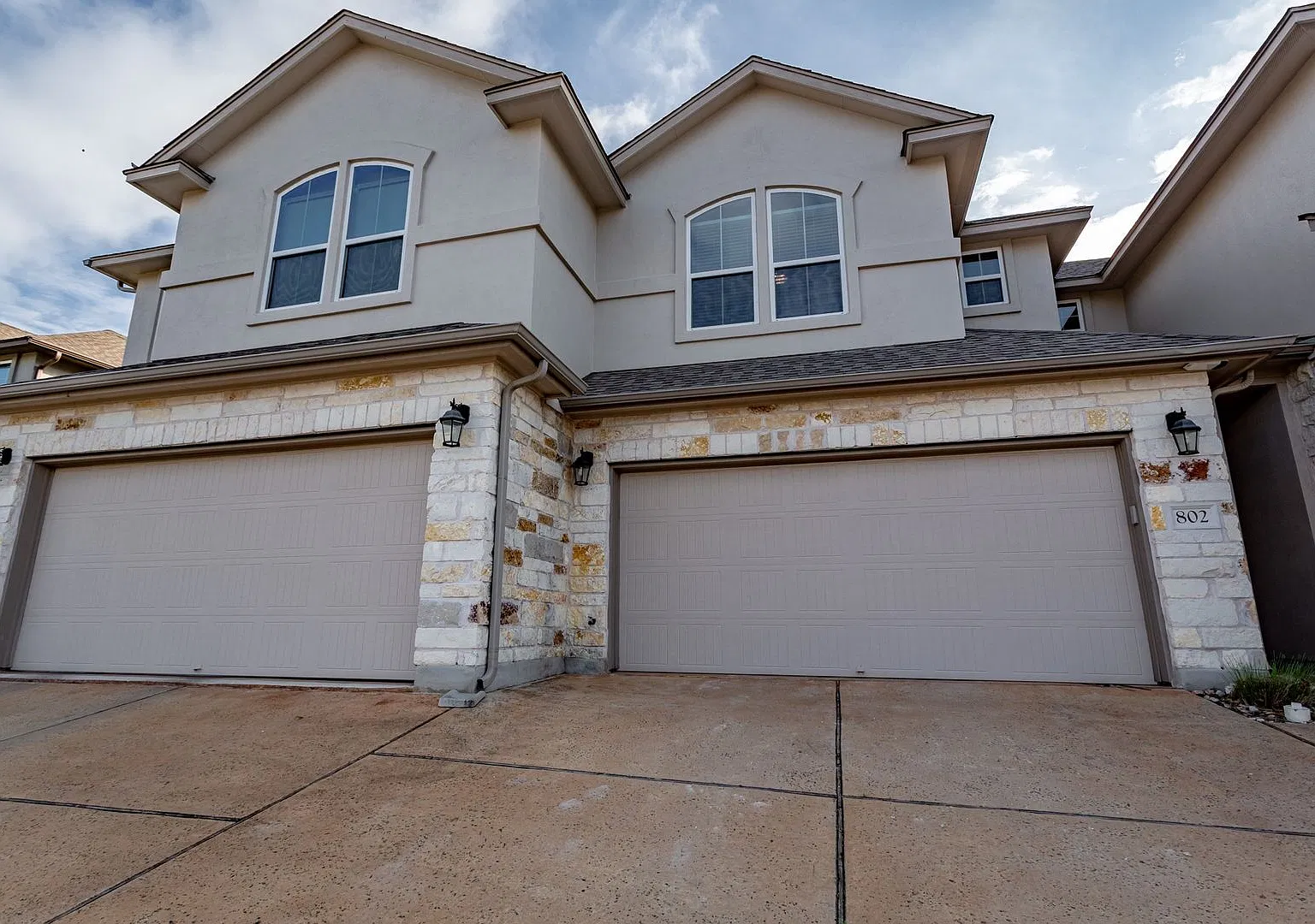 Charming 3BR/2.5BA Two-Level Home with Natural Light and Comfort in Austin! — Photo 1